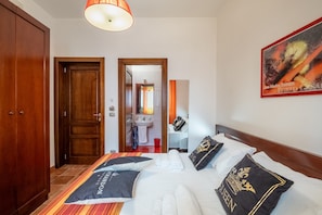 1 bedroom, WiFi, bed sheets - Scorfano Room – Le Chele with Sea View, Wi-Fi, and Air Conditioning (Torre Lapillo)