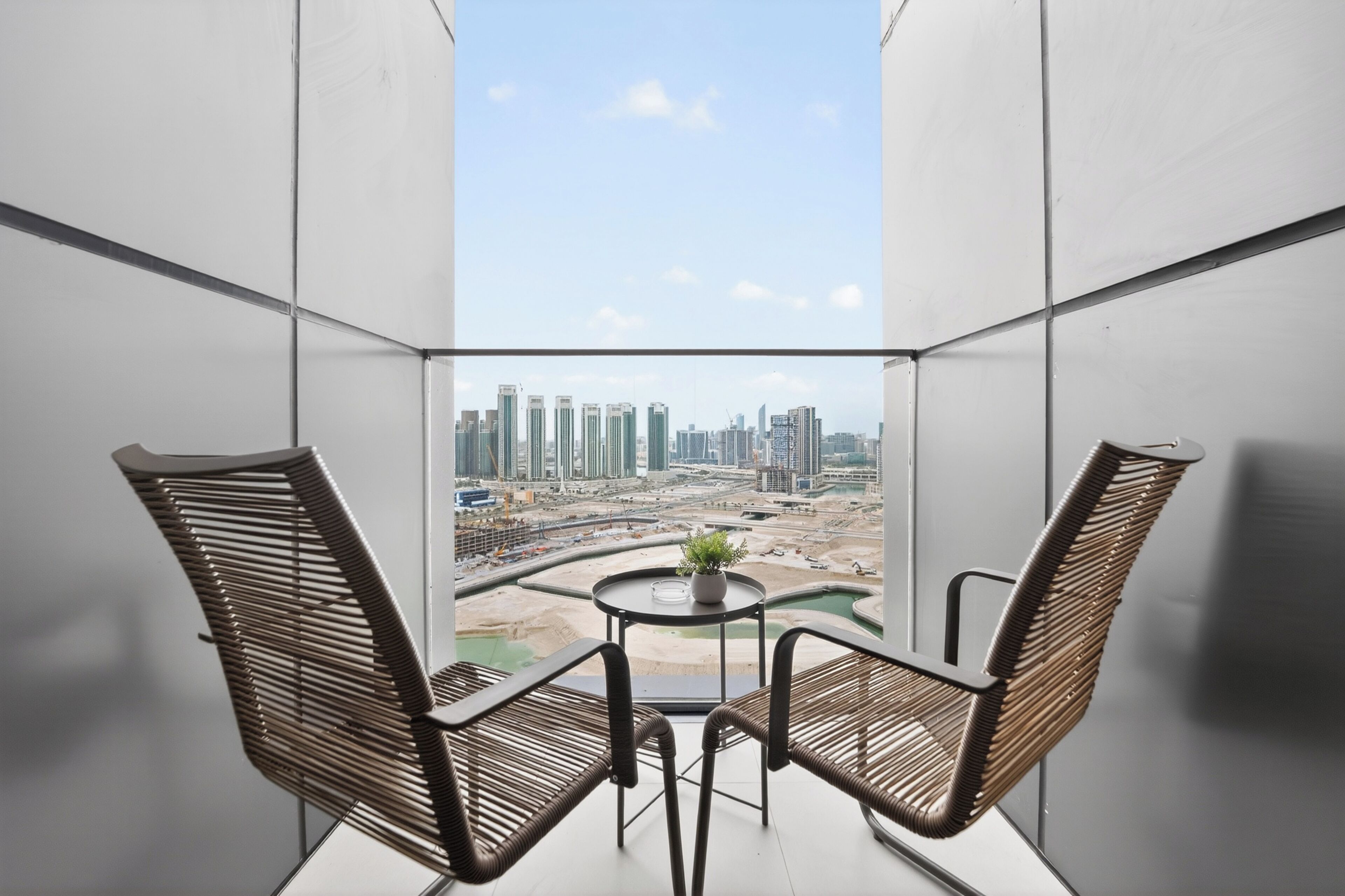 Elite Apartment, 2 Bedrooms (Apartment) | Balcony