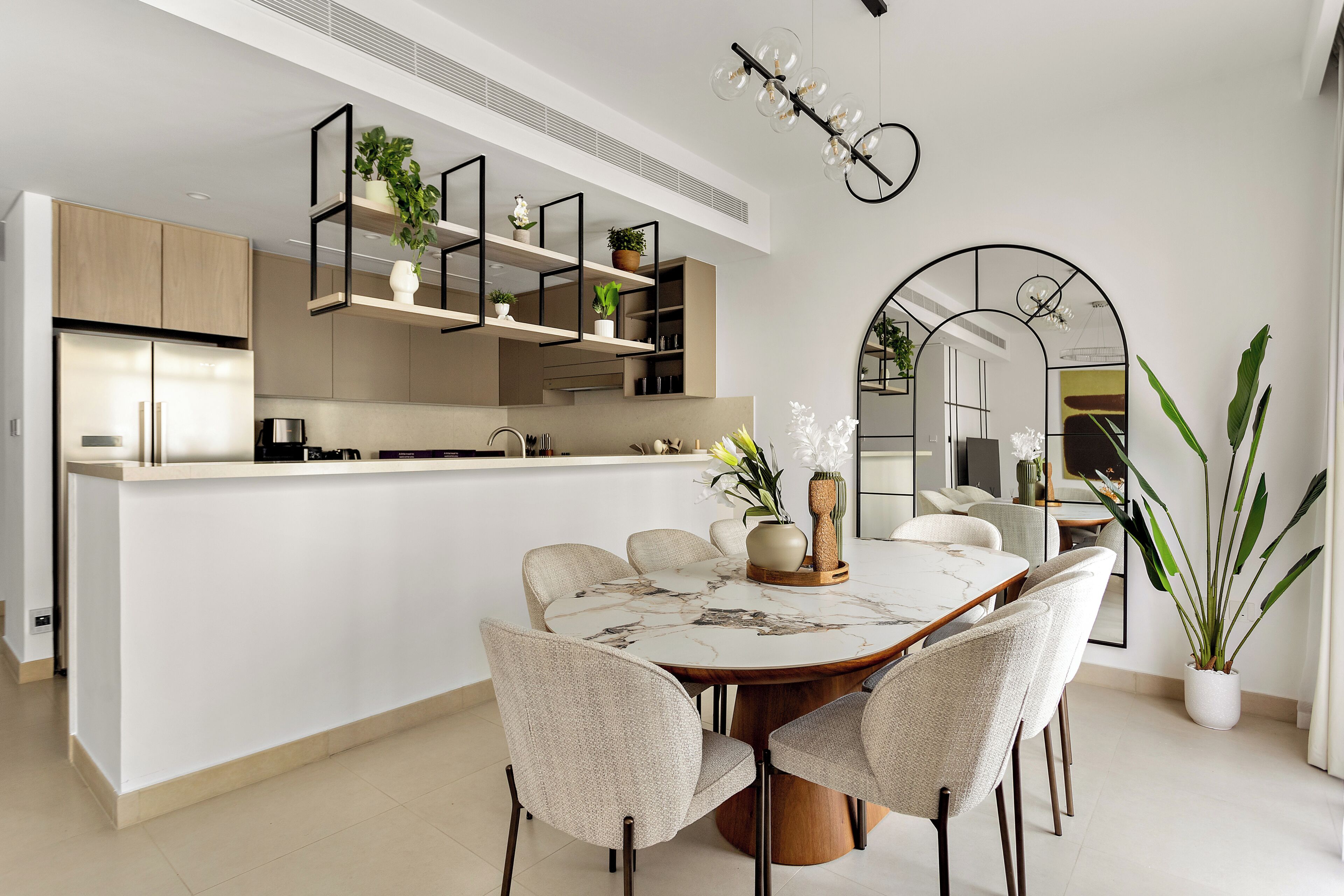 Luxury Apartment, 4 Bedrooms (Apartment) | In-room dining
