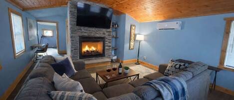 TV, peis, videospill og kontorer