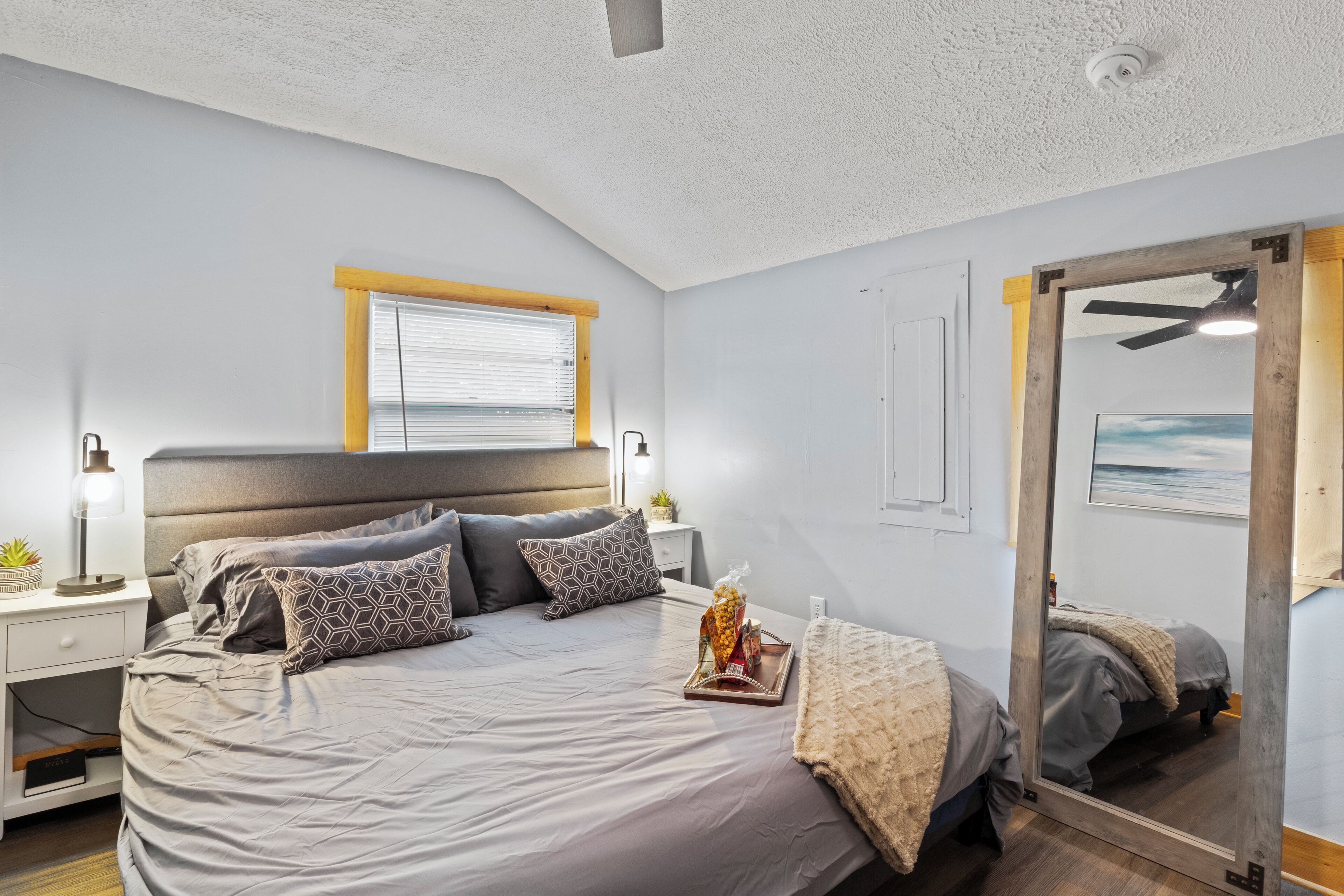 Strygejern/strygebræt, Wi-Fi, sengetøj