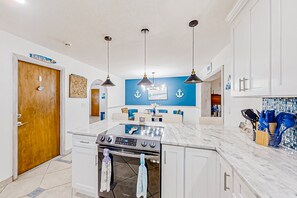 Private kitchen - Port Orange Linda's Lizard Landing (Port Orange)