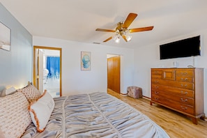 House, Multiple Beds, Pool Access, Pool View (Port Orange Linda's Lizard Landing) | 4 bedrooms, individually decorated, individually furnished, bed sheets - Port Orange Linda's Lizard Landing (Port Orange)