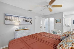 บ้านพัก, หลายเตียง, ลานระเบียง, วิวสวน (NSB 4360 Sea woods) | 2 ห้องนอน, ห้องพักตกแต่งอย่างมีเอกลักษณ์, ตกแต่งพิเศษโดยเฉพาะ