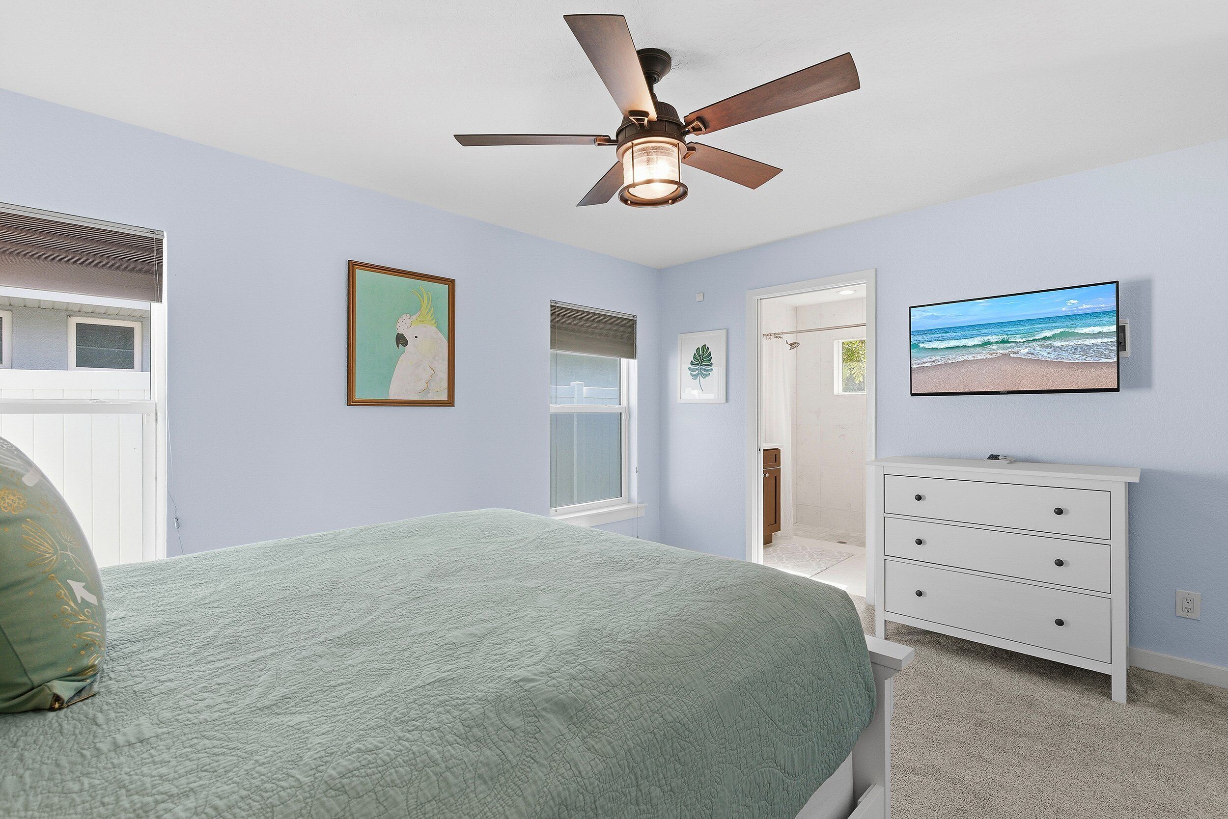 3 bedrooms, individually decorated, individually furnished, bed sheets