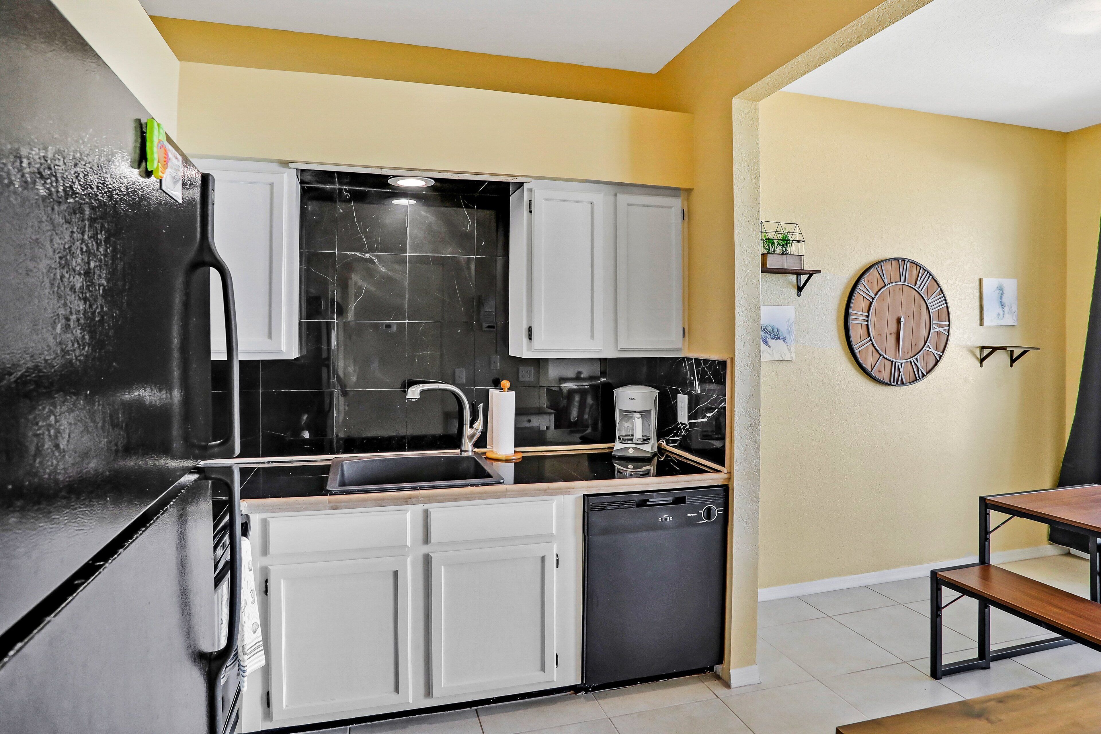 Condo, 2 Queen Beds, Balcony, Ocean View (Ocean Club At Turtle Mound 206) | Private kitchen