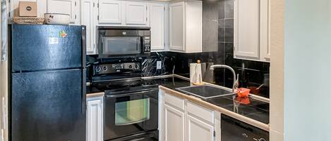 Apartment, 2 Queen-Betten, Balkon, Meerblick (Ocean Club At Turtle Mound 206) | Eigene Küche