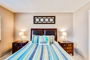 House, 1 Queen Bed, Patio, Beach View (NSB Seaward D-101) - NSB Seaward D-101 (New Smyrna Beach)