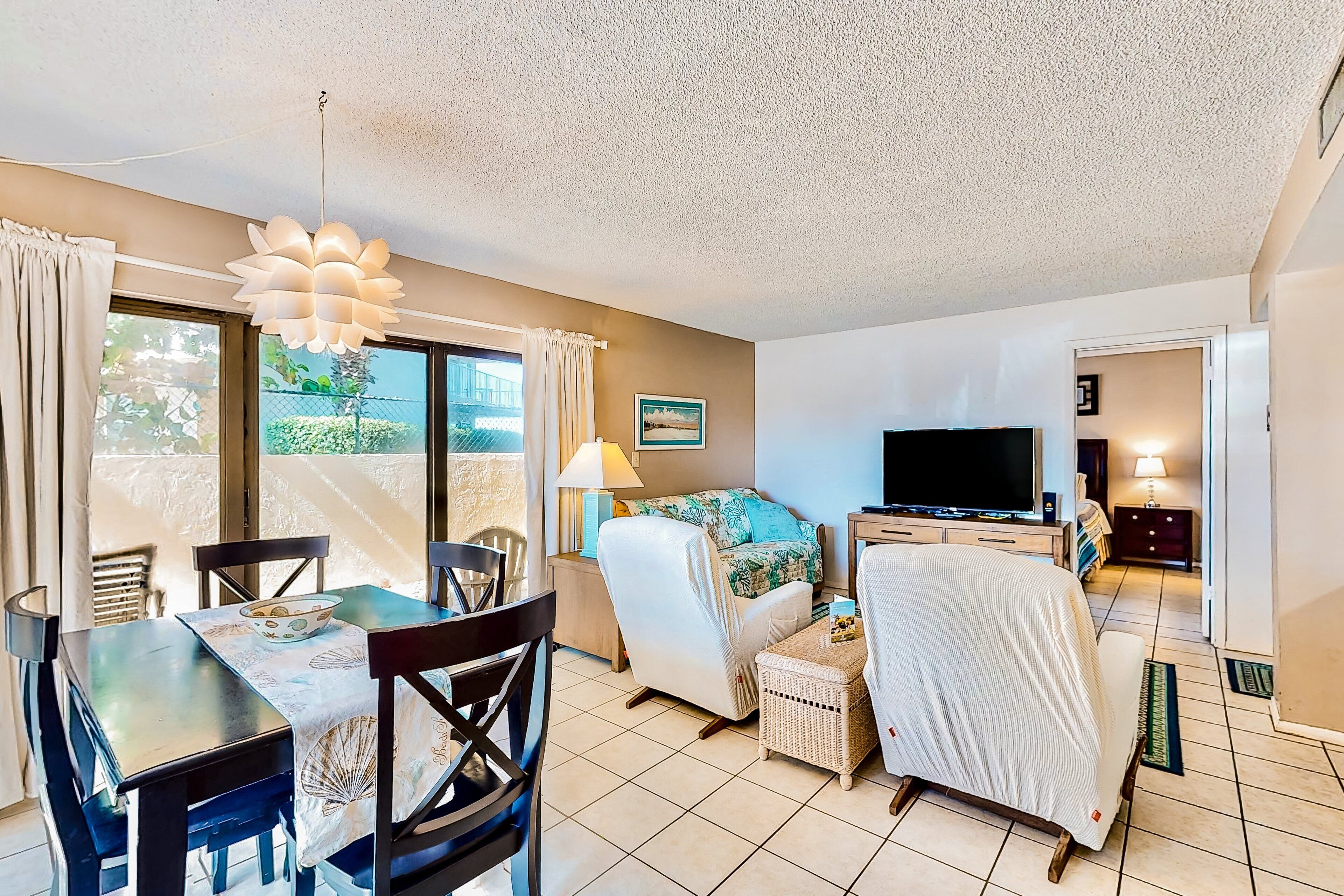 House, 1 Queen Bed, Patio, Beach View (NSB Seaward D-101) | Living area