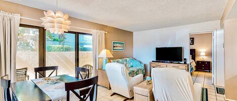 House, 1 Queen Bed, Patio, Beach View (NSB Seaward D-101) | Living area