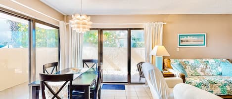 House, 1 Queen Bed, Patio, Beach View (NSB Seaward D-101) | Living area