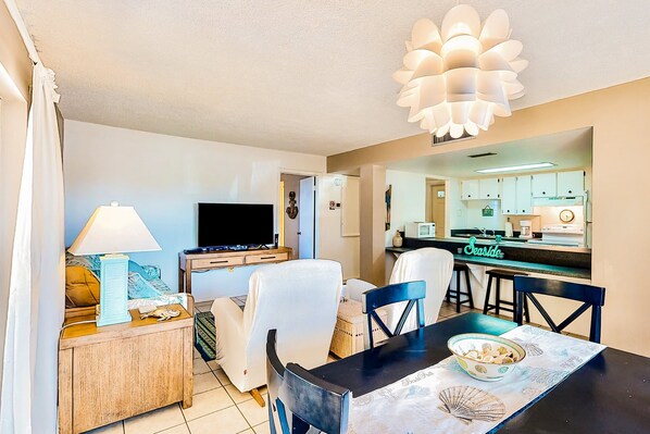 House, 1 Queen Bed, Patio, Beach View (NSB Seaward D-101) | 1 bedroom, individually decorated, individually furnished, bed sheets - NSB Seaward D-101 (New Smyrna Beach)