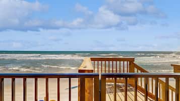 House, Multiple Beds, Balcony, Beach View (Daytona Hawaiian Inn 431) | View from room
