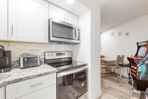 House, Multiple Beds, Balcony, Beach View (Daytona Hawaiian Inn 431) | Private kitchen - Daytona Hawaiian Inn 431 (Daytona Beach Shores)