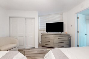 House, Multiple Beds, Balcony, Beach View (Daytona Hawaiian Inn 431) | 2 bedrooms, individually decorated, individually furnished, bed sheets - Daytona Hawaiian Inn 431 (Daytona Beach Shores)