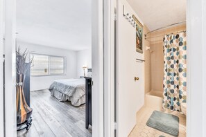 Condo, nhiều giường, sân hiên, quang cảnh biển (Daytona Atlantico 32) | 2 phòng ngủ, trang trí khác biệt 