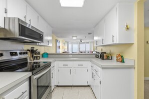 Condo, Multiple Beds, Balcony, Beach View (Van Lee 604 - The Sea Goose) | Private kitchen - Van Lee 604 - The Sea Goose (Ormond Beach)