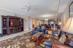 Living area - Daytona Eleventh Heaven @ The St. Maarten (Daytona Beach Shores)