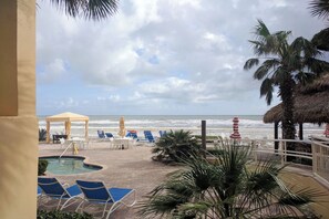 Pool - Daytona Eleventh Heaven @ The St. Maarten (Daytona Beach Shores)