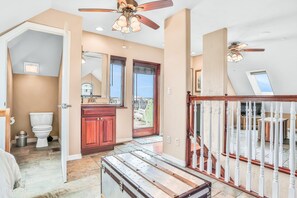 Hus, flere senger, balkong, havutsikt (NSB Sea Turtle Manor) | 3 soverom, individuelt dekorert, individuelt innredet og sengetøy