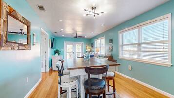 3 bedrooms, individually decorated, individually furnished, bed sheets