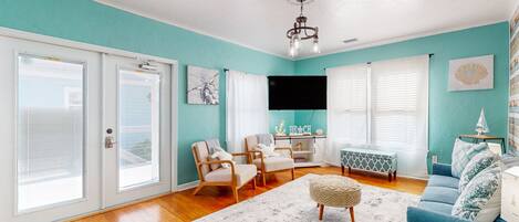 House, Multiple Beds, Balcony, Ocean View (Daytona Beach Retreat) | Living area