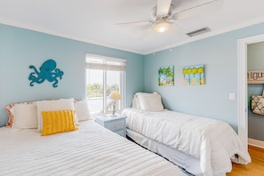 Appartement, Plusieurs lits, balcon, vue sur la plage (Ponce Inlet Villa #4A) | 3 chambres, décor unique, ameublement unique, literie fournie