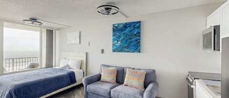 Studio Suite, 1 Queen Bed with Sofa bed, Balcony, Ocean View (Daytona Pirates cove 3270-Salt Air Co)