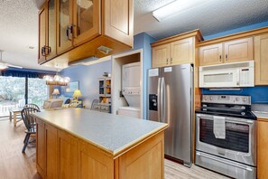 House, Multiple Beds, Patio, Garden View (NSB Seawoods- Villa at New Smyrna) | Private kitchen - NSB Seawoods- Villa at New Smyrna Beach (New Smyrna Beach)