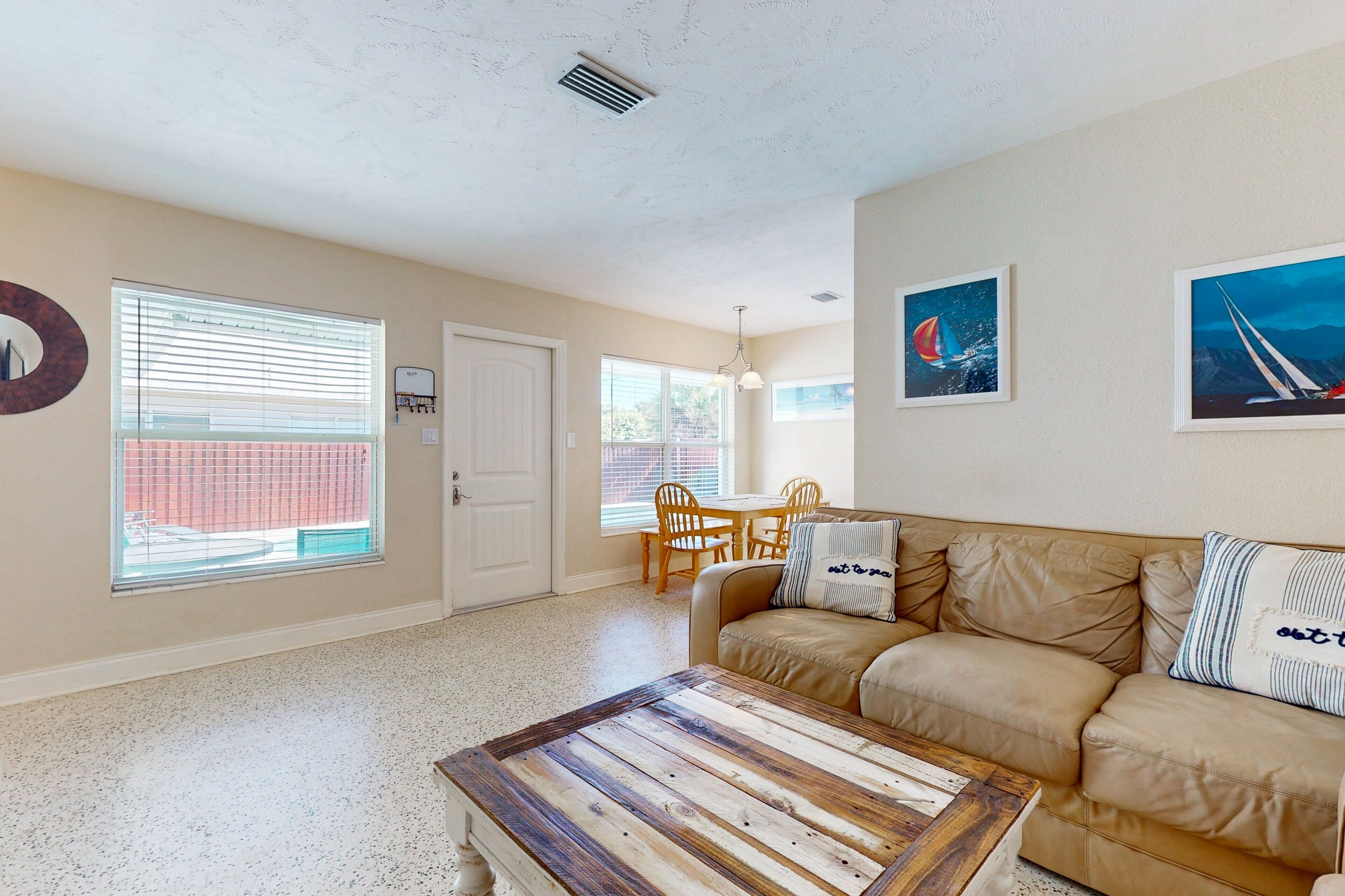 Ferienhaus, Mehrere Betten, Poolzugang, Poolblick (NSB- Seaside Oasis) | Wohnbereich