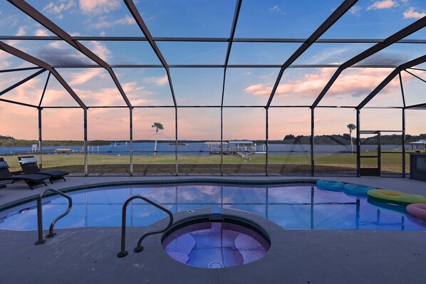 Indoor pool - Edgewater The Blue Horizon Estate (Edgewater)