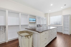House, Multiple Beds, Hot Tub, Ocean View (Edgewater The Blue Horizon Estate) | Interior - Edgewater The Blue Horizon Estate (Edgewater)