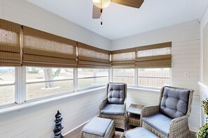 Cottage, Multiple Beds, Patio, Garden View (Daytona Pearl Cottage) | Interior - Daytona Pearl Cottage (Holly Hill)