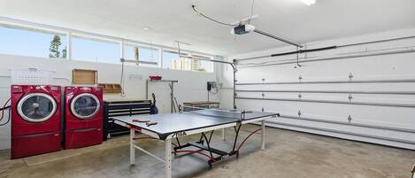 Hus, flere senger, terrasse, hageutsikt (Sea Side Escape) | Spillrom