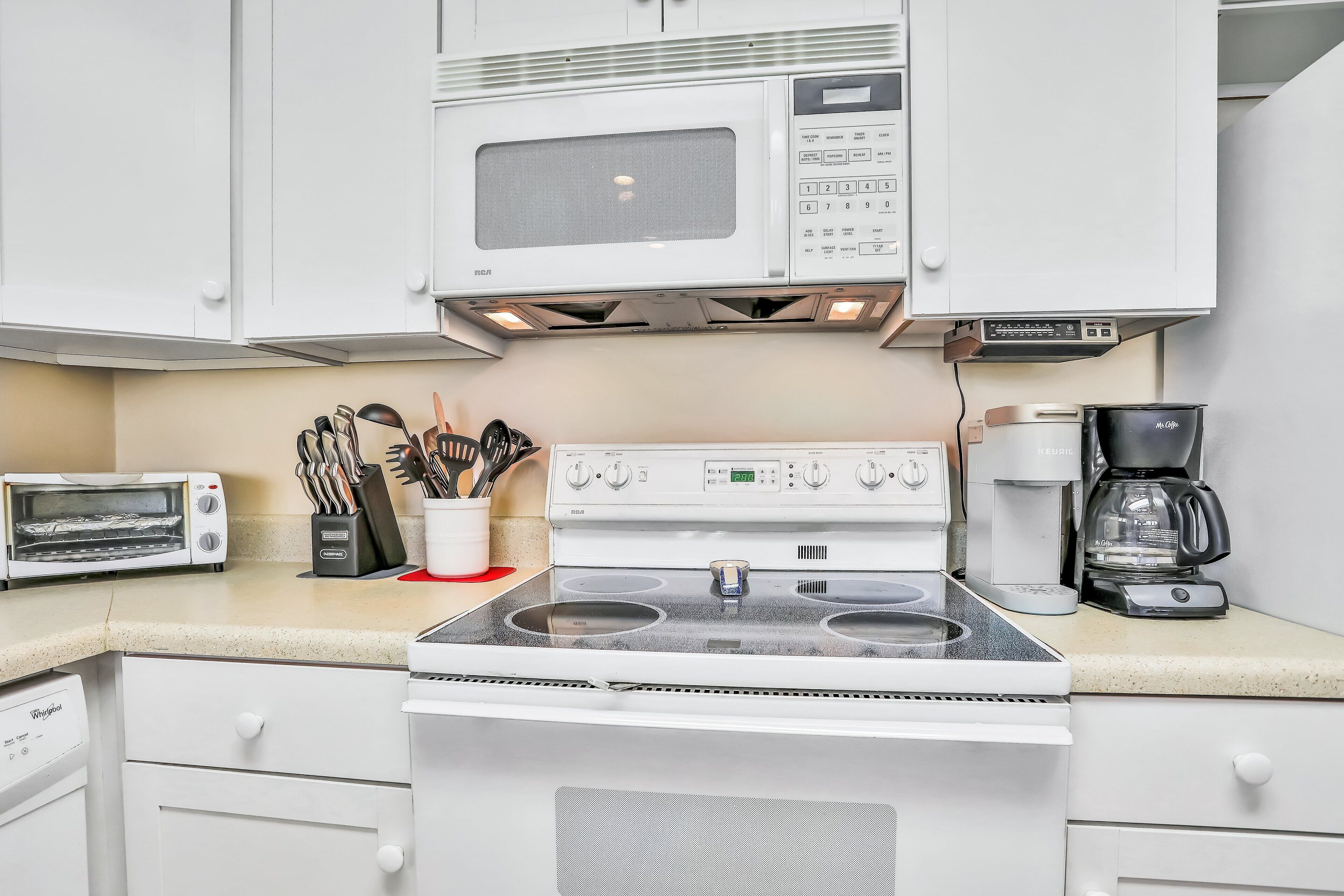 House, Multiple Beds, Balcony, Ocean View (Daytona Surfside Club 109- Blue) | Private kitchen