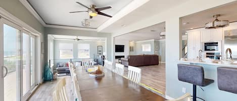 Maison, plusieurs lits, balcon, vue océan (Daytona Atlantic Sunrise Home) | Intérieur