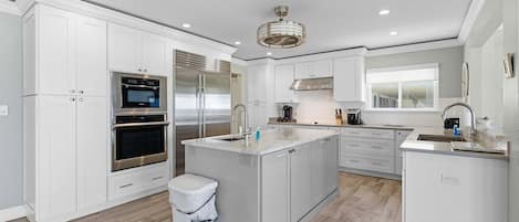 單棟房屋, 多張床, 露台, 海景 (Daytona Atlantic Sunrise Home) | 私人廚房