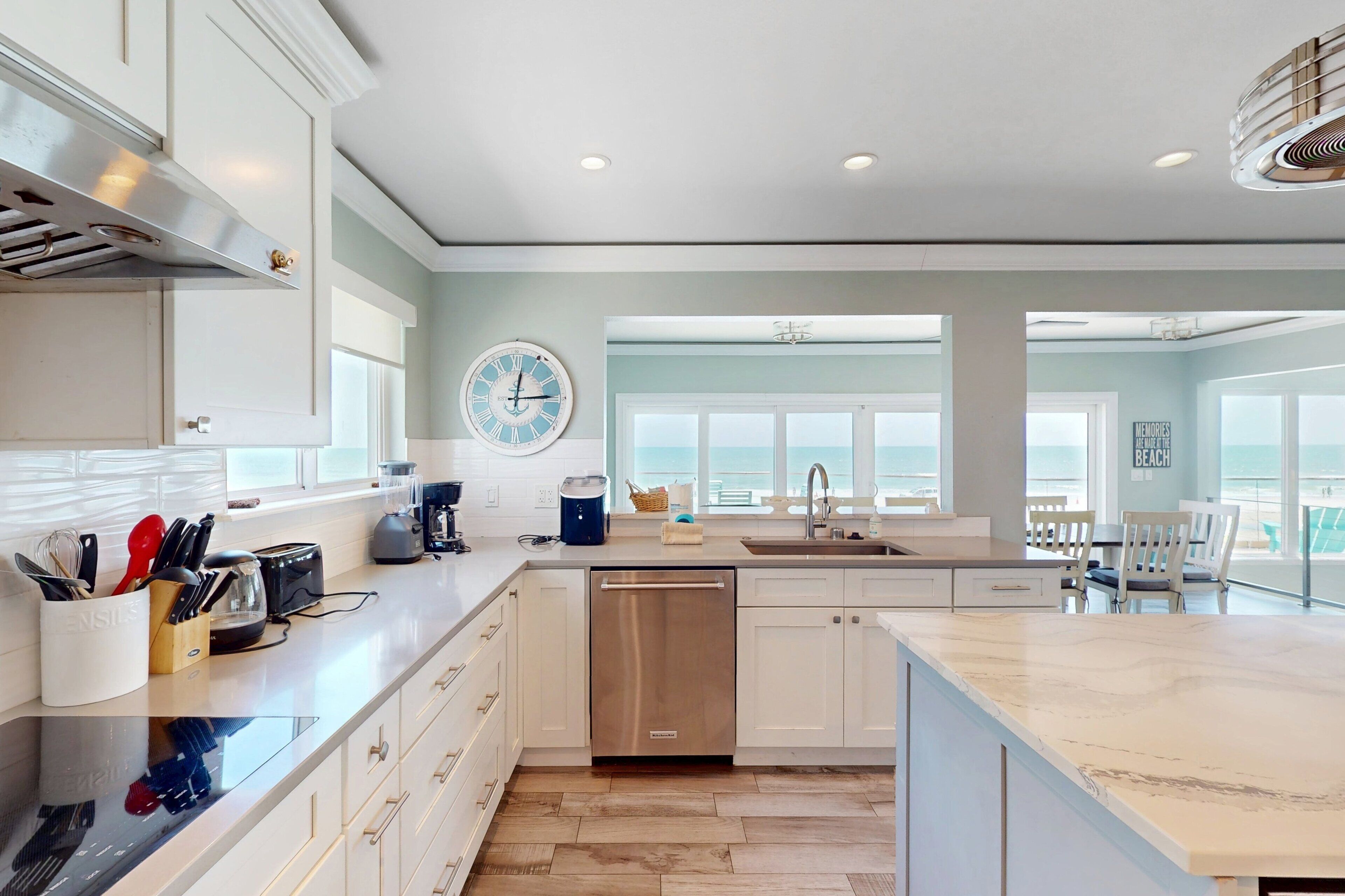 House, Multiple Beds, Balcony, Ocean View (Daytona Atlantic Sunrise Home) | Private kitchen