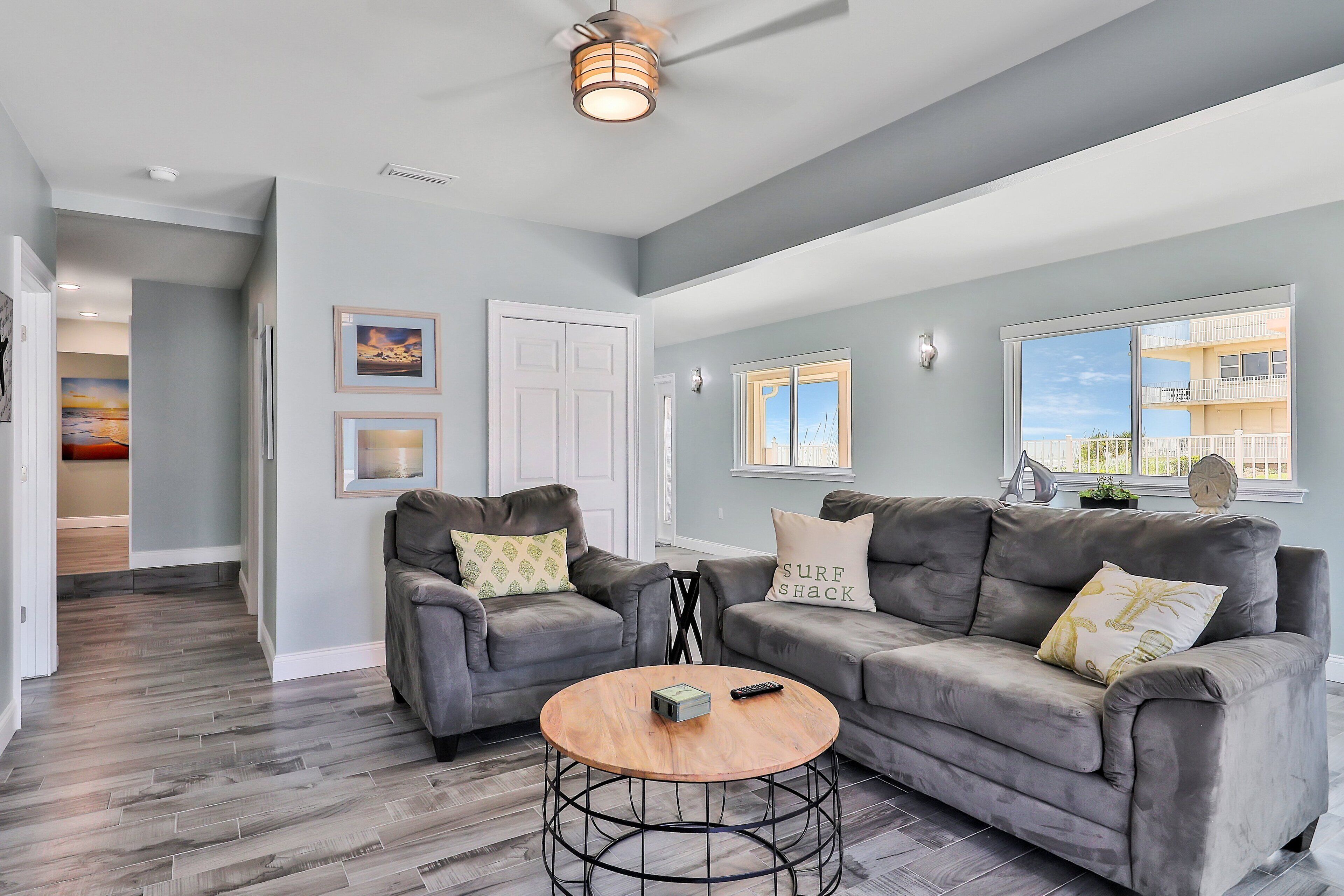 House, Multiple Beds, Balcony, Ocean View (Daytona Atlantic Sunrise Home) | Living area