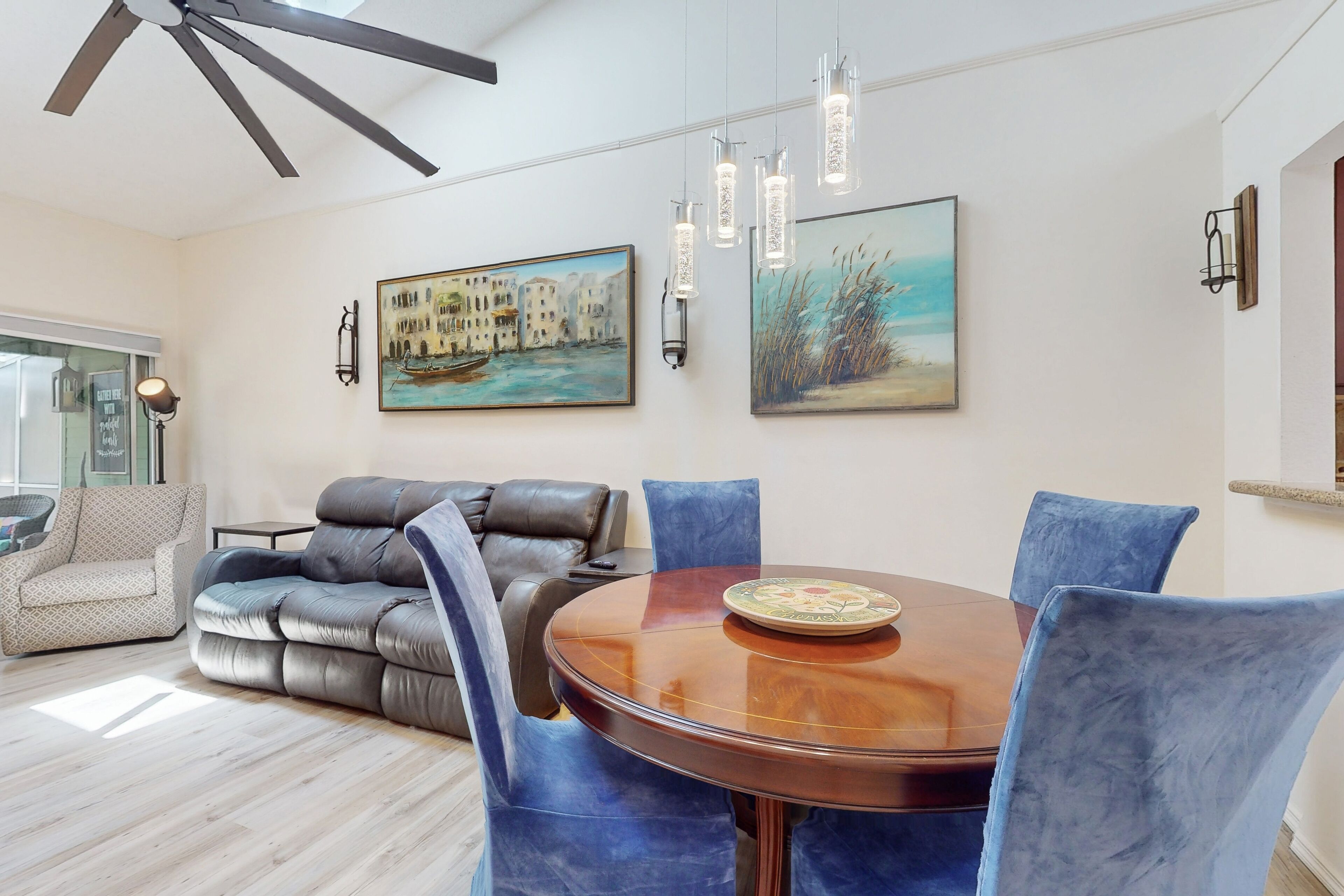 Maison mitoyenne, plusieurs lits, patio, vue jardin (Port Orange Gray Sands Retreat) | Intérieur