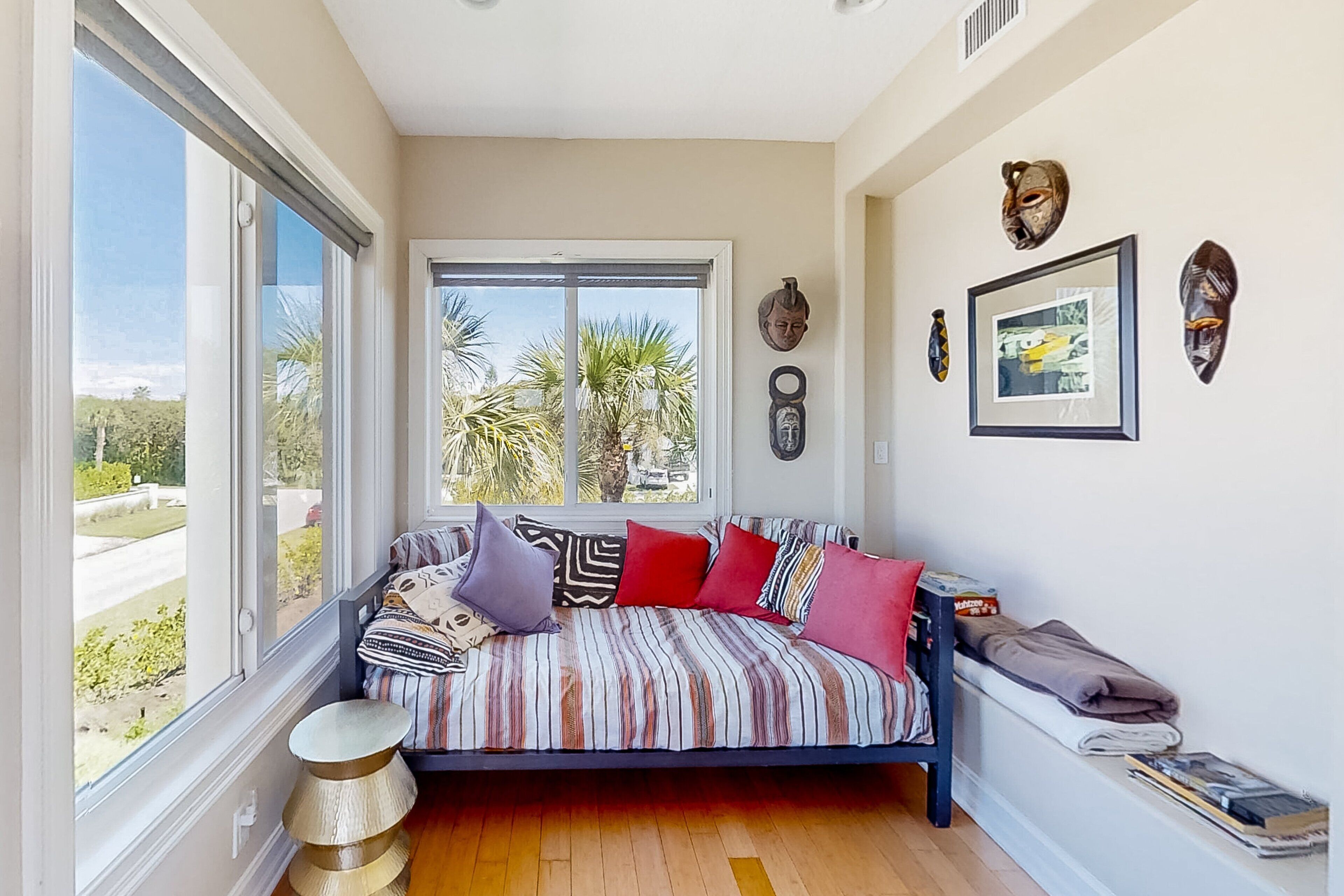 House, Multiple Beds, Balcony, River View (NSB Indian River Waterfront Gem) | Interior