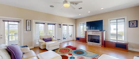 House, Multiple Beds, Balcony, River View (NSB Indian River Waterfront Gem) | Living area
