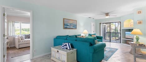 House, Multiple Beds, Balcony, River View (Sea Woods Condo 257) | Living area