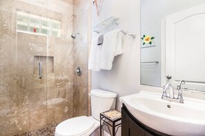 House, Multiple Beds, Pool Access, Pool View (NSB Pearl By The Sea) | Bathroom - NSB Pearl By The Sea (New Smyrna Beach)