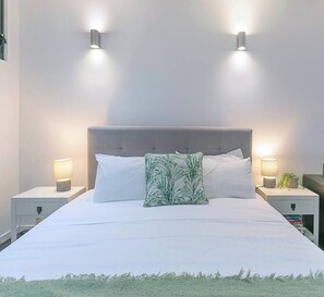1 slaapkamer, een strijkplank/strijkijzer, wifi, beddengoed