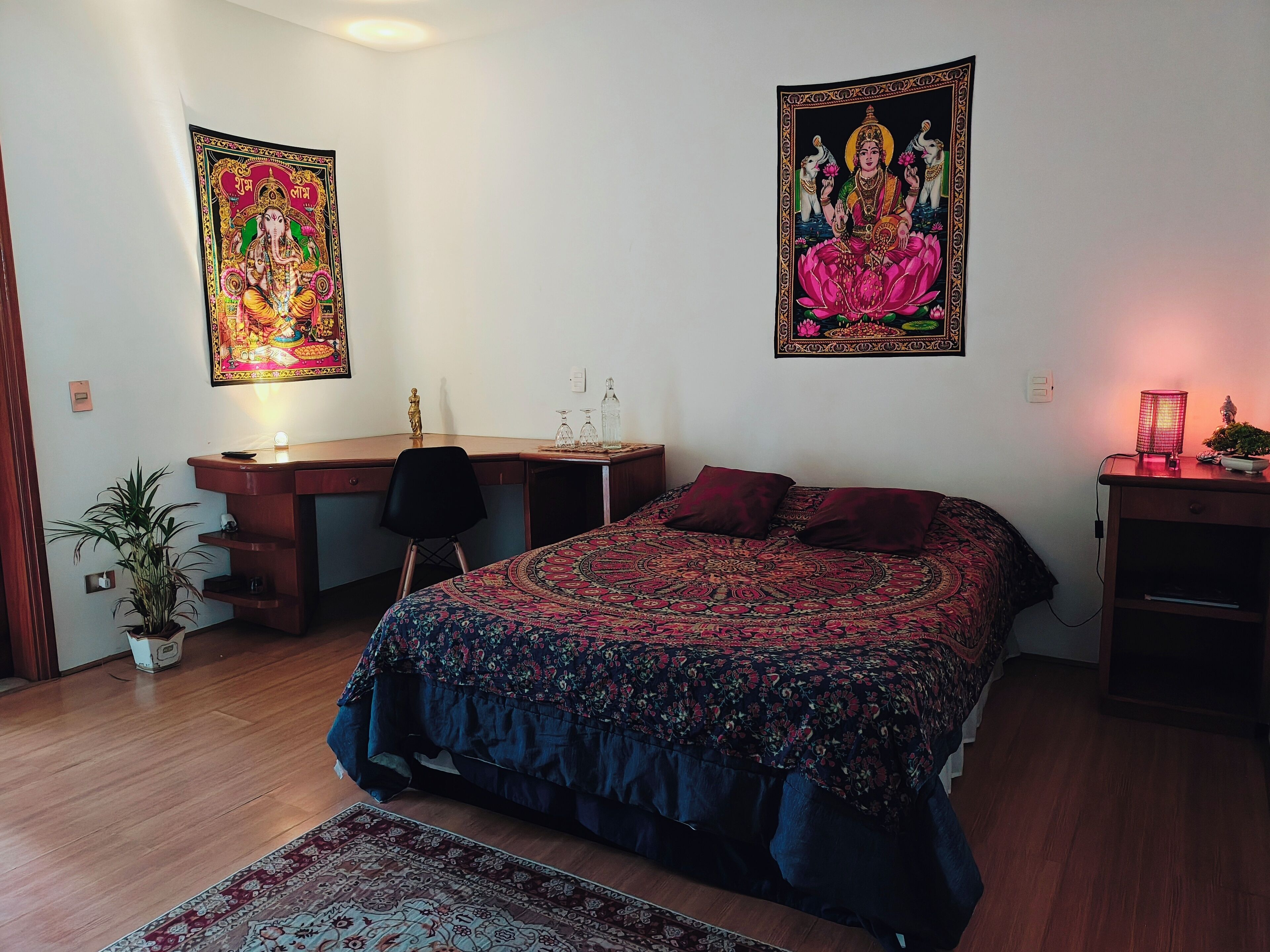 Svit Deluxe - balkong - utsikt mot trädgården | Strykjärn/strykbräda och gratis wi-fi