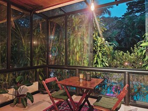 Outdoor dining - Suíte Master com Hidro (São Paulo)