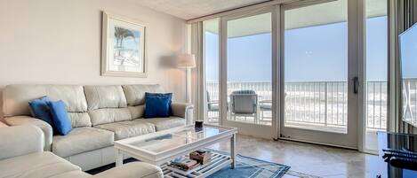 Condo, Plusieurs lits, accÚs à la piscine (Smyrna Beach Club 307) | Aire de séjour