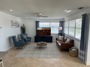 Smart TV, table football - My Happy Place!
Beach-View Canal Home. 2BR/2BA with Private Dock (Fort Myers Beach)