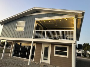 Exterior detail - My Happy Place!
Beach-View Canal Home. 2BR/2BA with Private Dock (Fort Myers Beach)